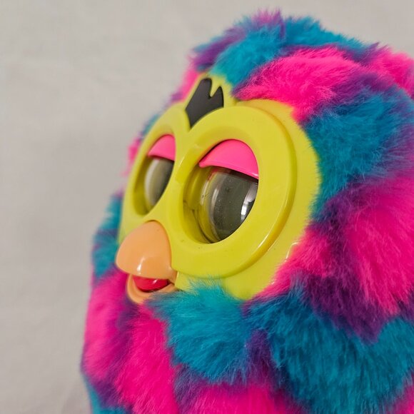 Hasbro Furby Boom Pink & Blue Hearts – Interactive Electronic Toy – 6” - Picture 11 of 11